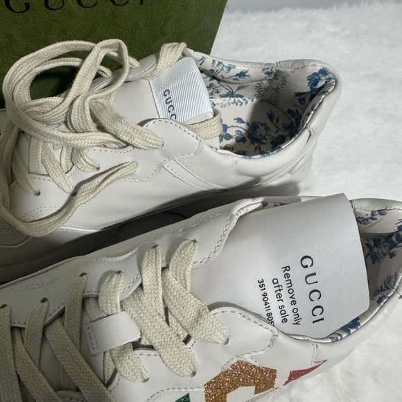 Gucci Cream Sneakers with Multicolor Logo - Picture 5 of 8